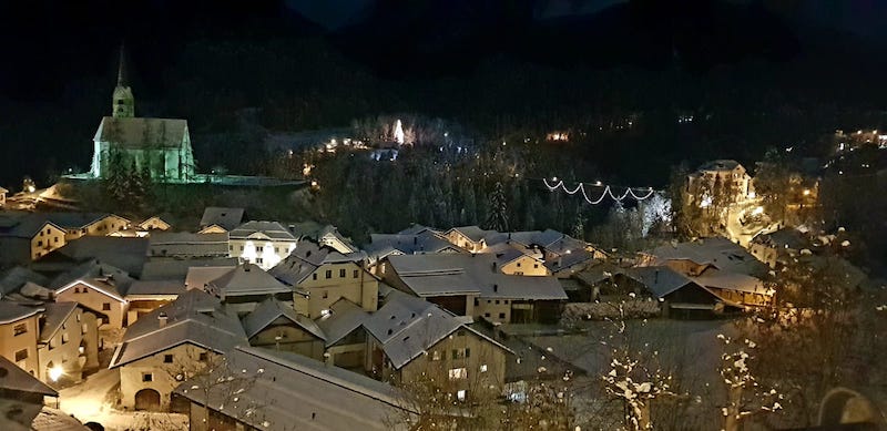 Scuol bei Nacht